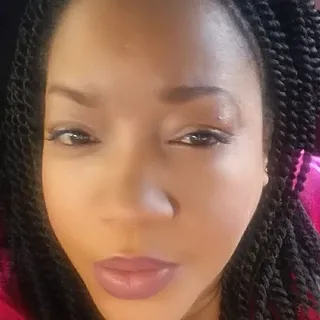 Tracie H.