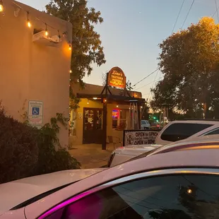 the outside of the restaurant