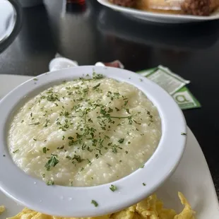 Parsley grits