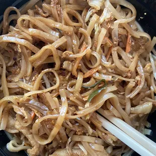 Chicken pad thai. Really good!