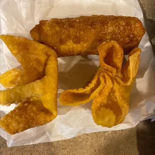 Egg roll and crab rangoons; comes with entrees