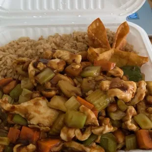 Kung pow chicken Monday&apos;s lunch special