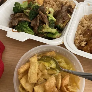 Beef  and broccoli  every day lunch special $8.99