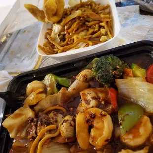Hunan shrimp with lo mein!