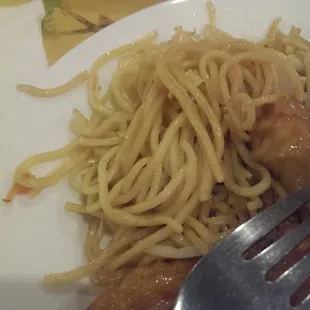 Lo mein spaghetti