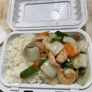 Fluffy rice and a delightful white sauce with hints of sesame oil. 104. Shrimp with Chinese Vegetable