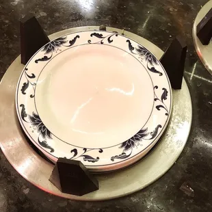 Have a closer look here. The plates inviroment is not clean at ALL !!!!