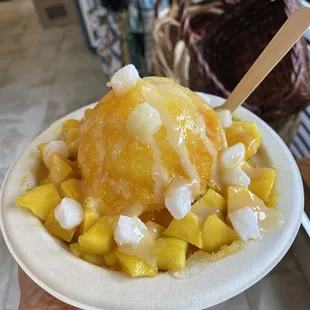 Mango shave ice (comes with ice cream but I swapped it for mochi)