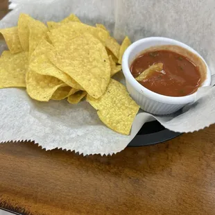 Complementary chips and salsa