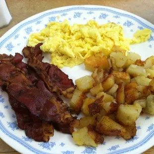 Eggs, bacon &amp; potatoes with toast $6
