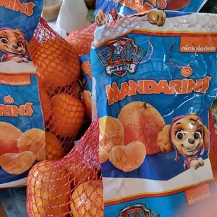Thanks daddy to buy mandarins from Peru