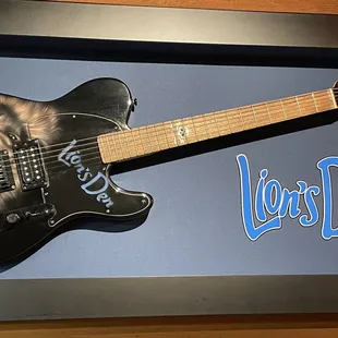 a picture of a guitar