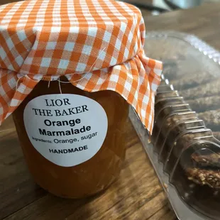 Orange marmalade, and sesame cookies