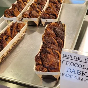 Seinfeld bobka got nothing on Lior&apos;s take! Still warm, just baked!