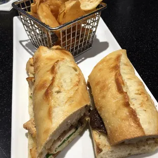 Rosemary Florentine Baguette with homemade chips. Really tasty.