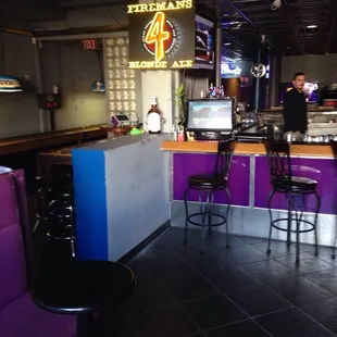 Great place to have drinks and play shuffleboard and visit with your friends. Chereoake on Wednesday and Saturday at 9pm.