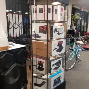 Laptop, 2 in one tablet and cellphones
