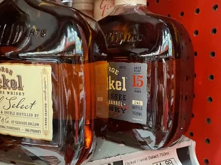 Pat's Liquor Leaf & Wine