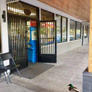 Local poppin' in to snag a fo'ty, some swishers n a pack of pork rinds. Trust.