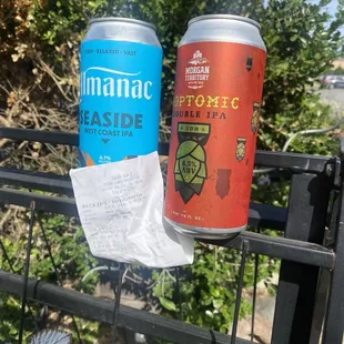 Beers hanging out: seaside &amp; Hoptomic