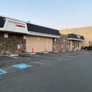 Beware. You will get yelled at by the liquor king worker. Don't you dare park in a liquor king parking spot if you're not a patron.