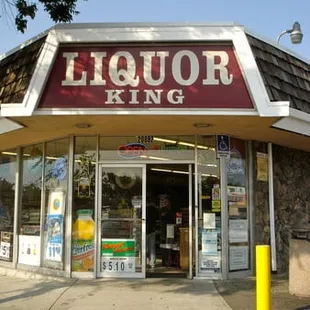 the front of the liquor king