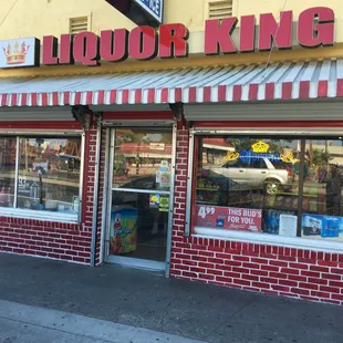 the front of a liquor king store