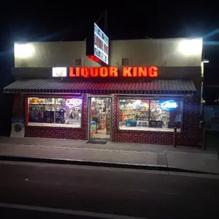 the front of the liquor king
