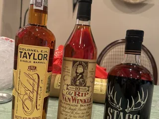 X.O. Mini-Mart & Liquor