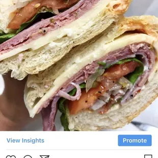 a picture of a sandwich