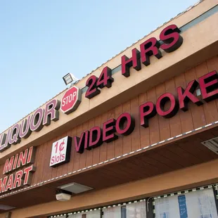 the front of a liquor shop