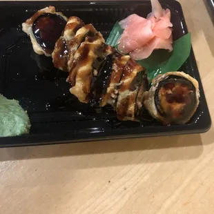 Supposedly this is a Las Vegas Roll...... ughhhh