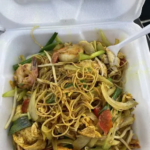 Singapore curry egg noodles