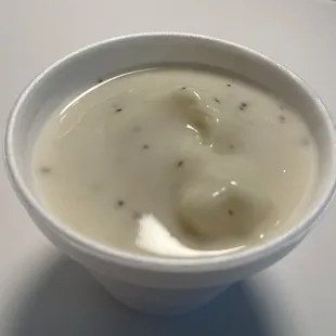 Medium Mashed Potatoes n Gravy - Wish they would&apos;ve sent some plastic wear !!!
