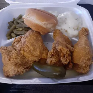 Green beans, mashed potatoes