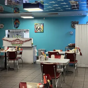 Clean and kinda kitschy as it should be along Rte 66