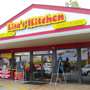 Lisa&apos;s Kitchen