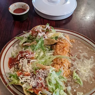 Crispy tacos, rice and beans