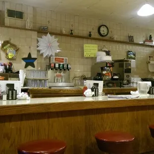 Classic dive old school place.