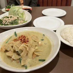 46. Chicken Lettuce Wrap 28. Green Curry