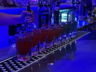 Wet lounge