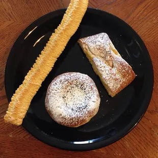 Butter cookie, cheese strussel &amp; kolache