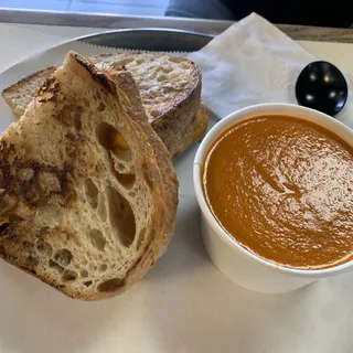 GRILLED CHEESE SANDWICH