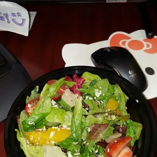 MIXED GREENS QUINOA SALAD