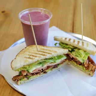 BANANA-BERRY SMOOTHIE