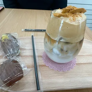 Dalgona Latte