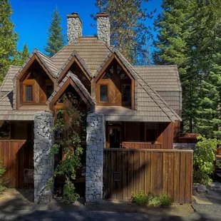 Little Ahwahnee Inn is only 2  1/2 miles from Yosemite National Park southern entrance. The Inn is a magnificent custom chateau.