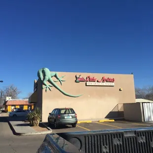 Look for the lizard!