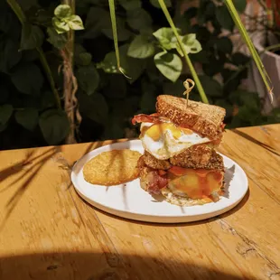 food, chicken wings and fried chicken