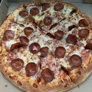 Large pepperoni pizza